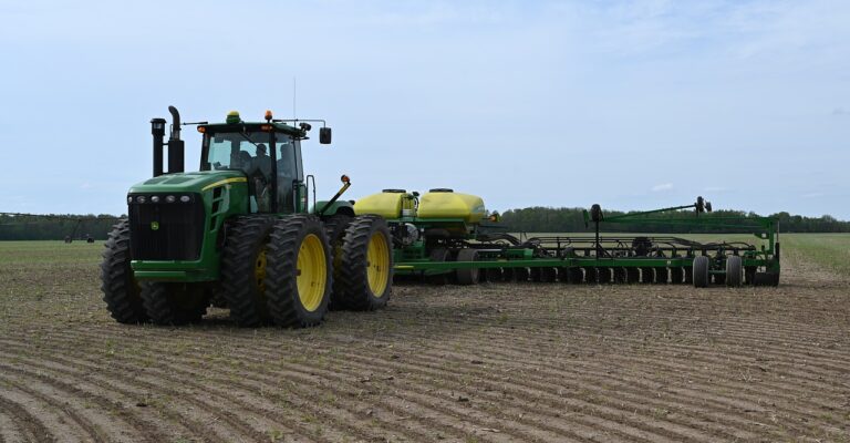 farm-5402559_1280